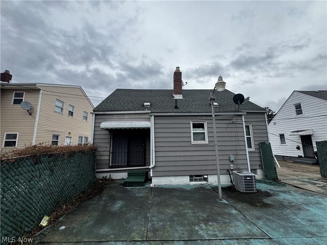 870 Frederick Boulevard, Akron, OH 44320