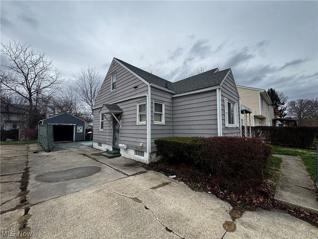 870 Frederick Boulevard, Akron, OH 44320