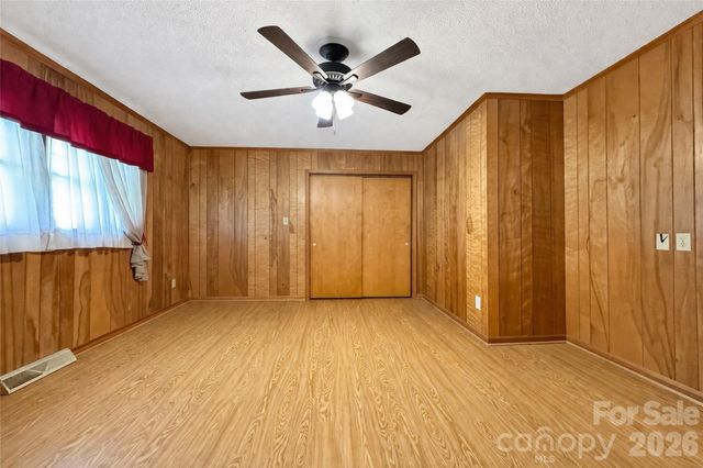 270 Lewis Ferry Road, Statesville, NC 28677