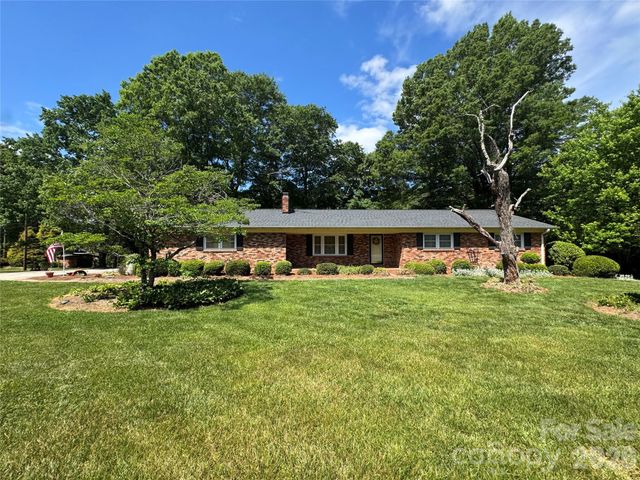 270 Lewis Ferry Road, Statesville, NC 28677