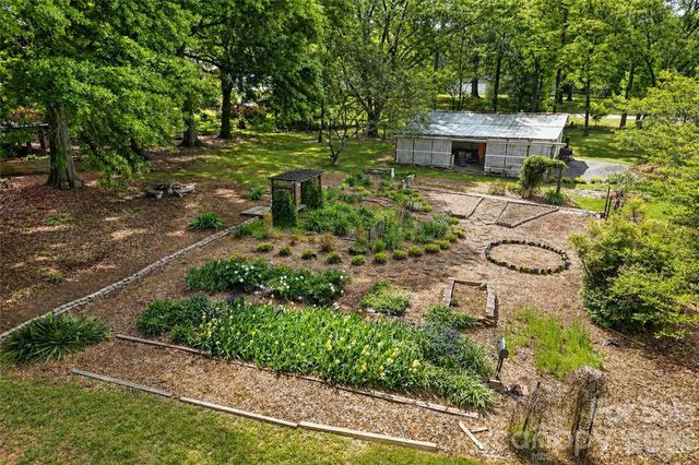 270 Lewis Ferry Road, Statesville, NC 28677