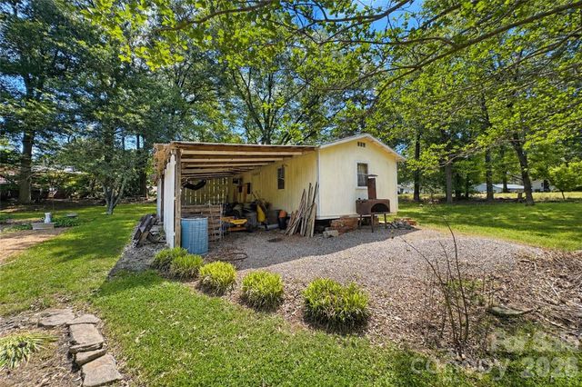270 Lewis Ferry Road, Statesville, NC 28677