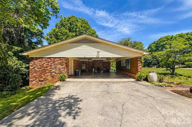 270 Lewis Ferry Road, Statesville, NC 28677