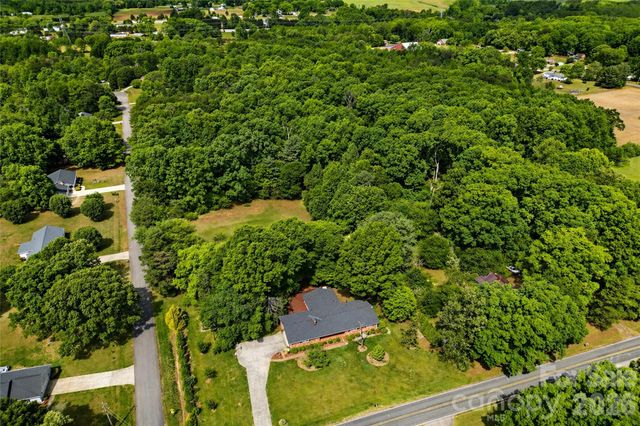 270 Lewis Ferry Road, Statesville, NC 28677