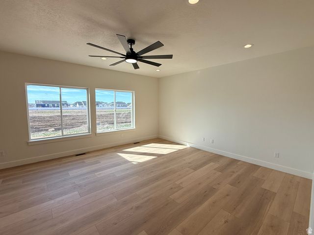 2405 W 3200 N, Farr West, UT 84404