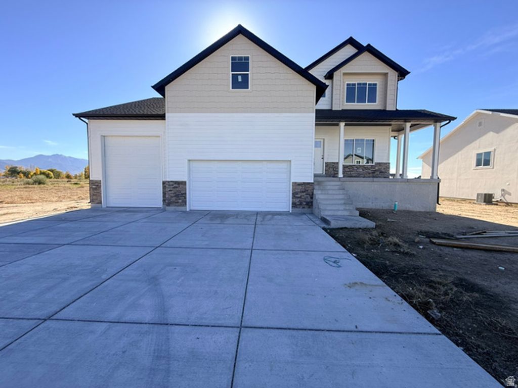2405 W 3200 N, Farr West, UT 84404