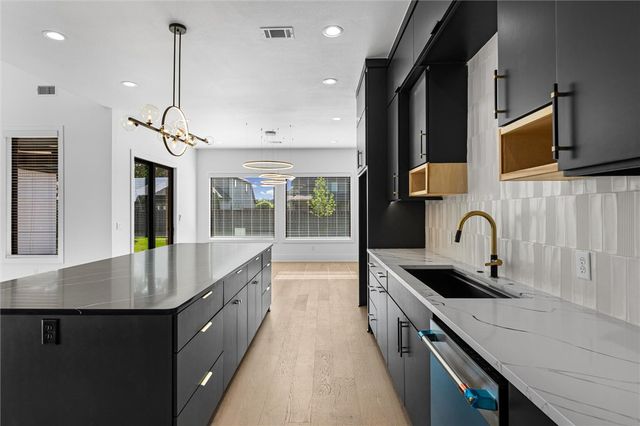 4427 S 88th Street, Bentonville, AR 72713