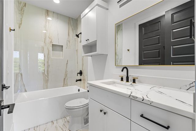 4427 S 88th Street, Bentonville, AR 72713
