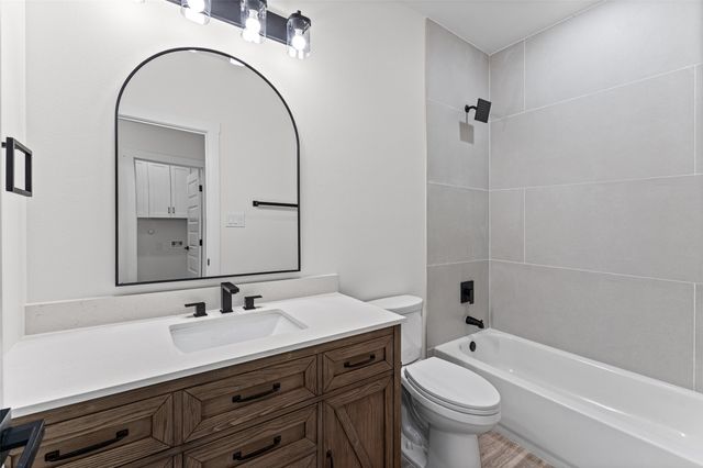 2712 Steepleridge Circle, Granbury, TX 76048