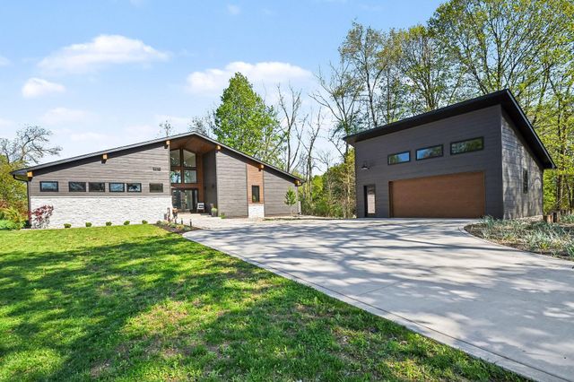 10329 Singer Lake Road, Baroda Twp, MI 49101