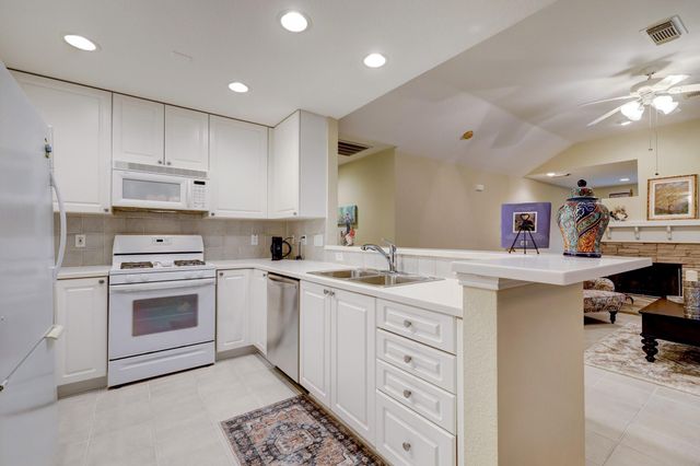 10 Stone Creek Place, The Woodlands, TX 77382