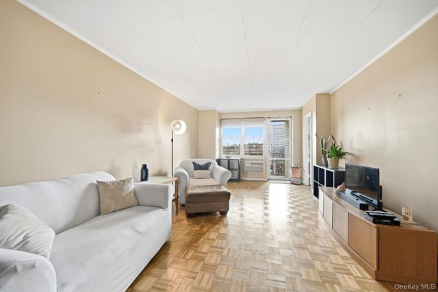 11 Park Avenue 6V, Mount Vernon, NY 10550