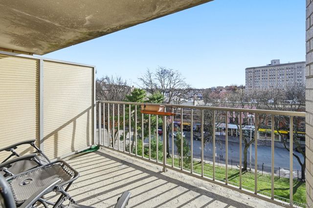 11 Park Avenue 6V, Mount Vernon, NY 10550