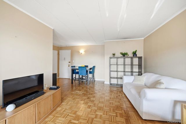 11 Park Avenue 6V, Mount Vernon, NY 10550