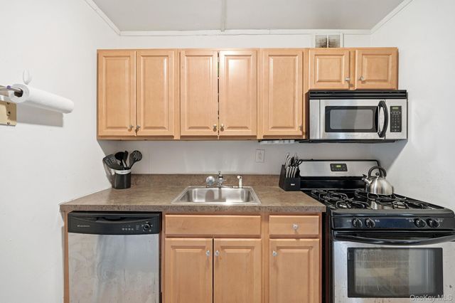 11 Park Avenue 6V, Mount Vernon, NY 10550