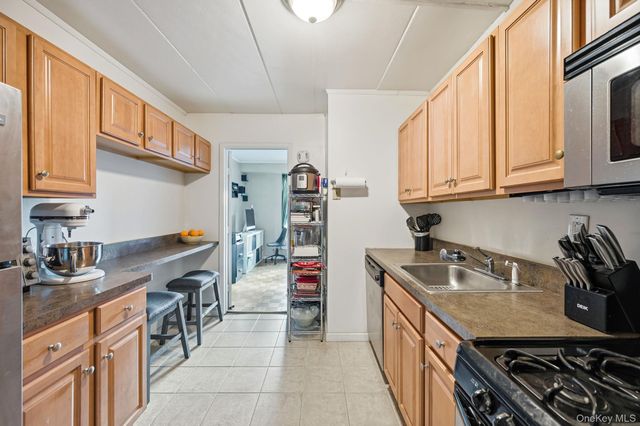 11 Park Avenue 6V, Mount Vernon, NY 10550