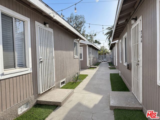 740 Daisy Avenue, Long Beach, CA 90813