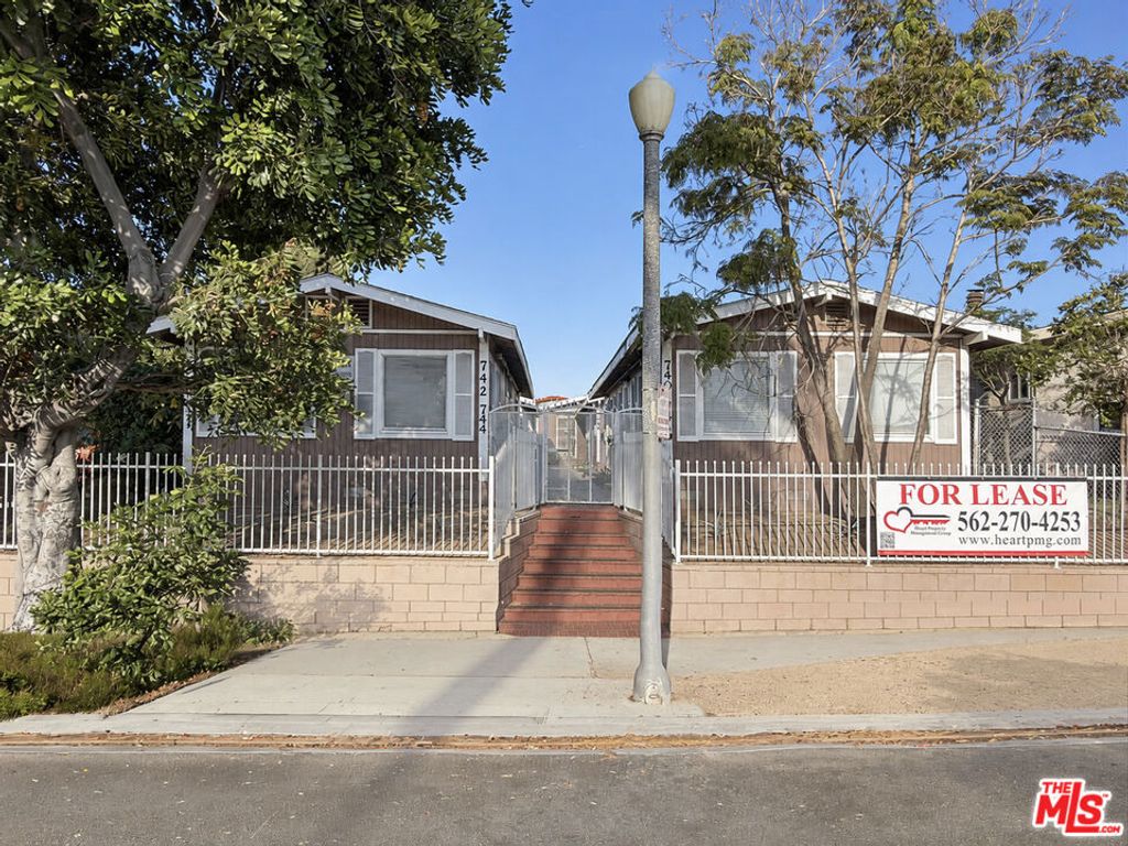 740 Daisy Avenue, Long Beach, CA 90813