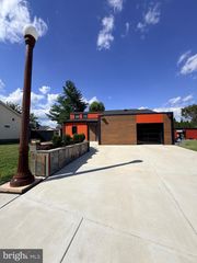 13 FERRIS CT, New Castle, DE 19720
