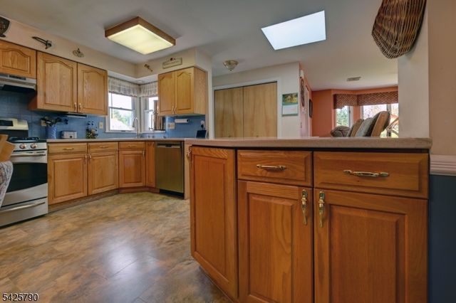 348 Boulevard, Pequannock Twp., NJ 07444