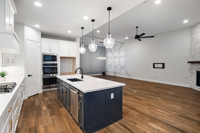 908 Bridle Path Parkway, Aubrey, TX 76227