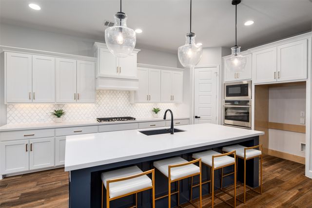 908 Bridle Path Parkway, Aubrey, TX 76227