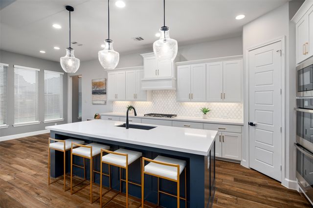 908 Bridle Path Parkway, Aubrey, TX 76227