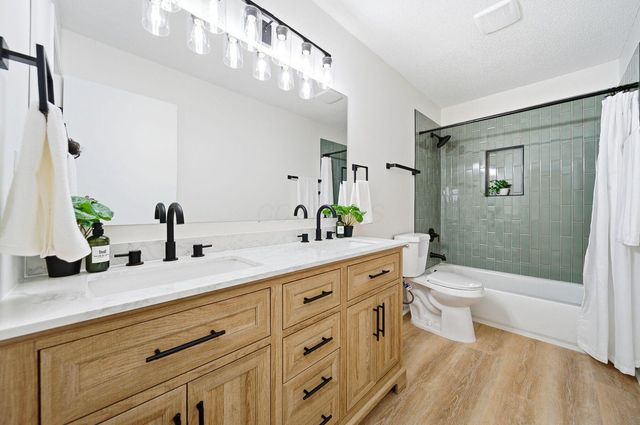 1995 Michelle Drive, Grove City, OH 43123