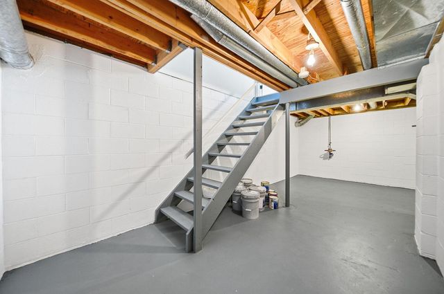 1995 Michelle Drive, Grove City, OH 43123