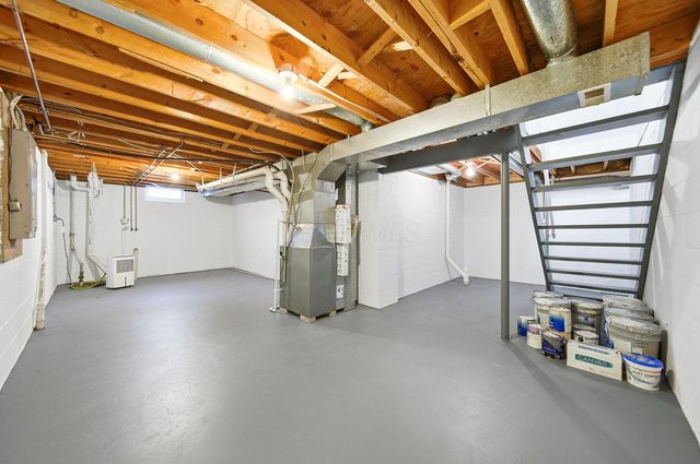 1995 Michelle Drive, Grove City, OH 43123