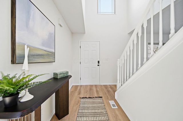 1995 Michelle Drive, Grove City, OH 43123