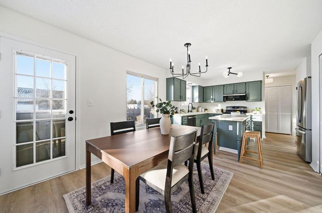 1995 Michelle Drive, Grove City, OH 43123