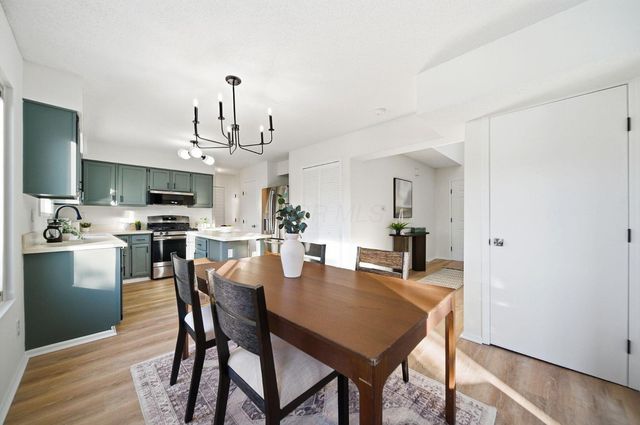 1995 Michelle Drive, Grove City, OH 43123