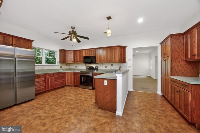 2 WYNDHAM HILL DR, Reading, PA 19606