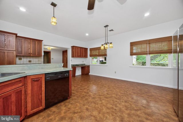2 WYNDHAM HILL DR, Reading, PA 19606