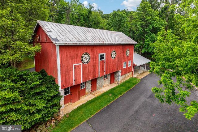 2 WYNDHAM HILL DR, Reading, PA 19606