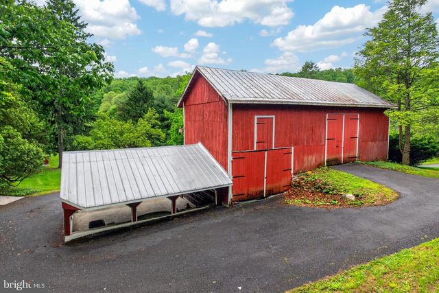 2 WYNDHAM HILL DR, Reading, PA 19606