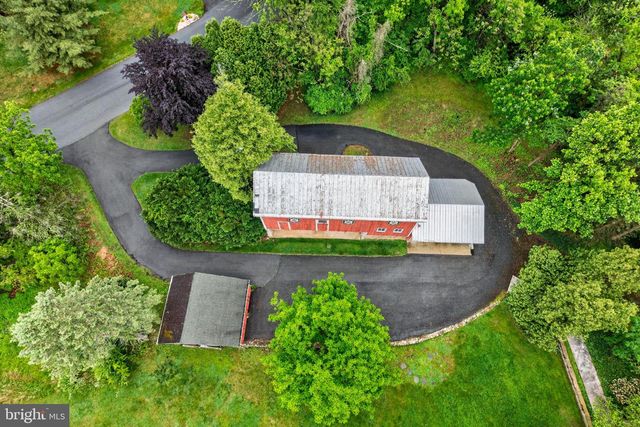 2 WYNDHAM HILL DR, Reading, PA 19606