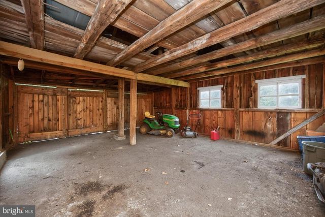 2 WYNDHAM HILL DR, Reading, PA 19606