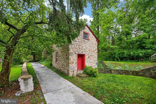 2 WYNDHAM HILL DR, Reading, PA 19606