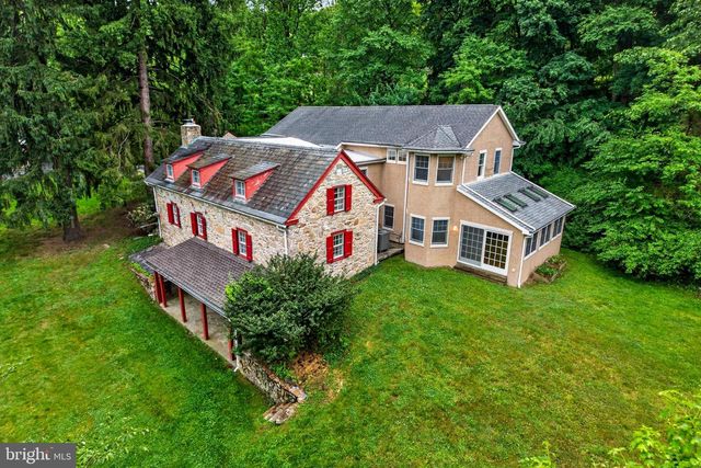 2 WYNDHAM HILL DR, Reading, PA 19606