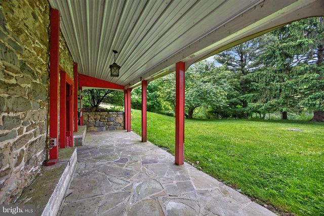 2 WYNDHAM HILL DR, Reading, PA 19606