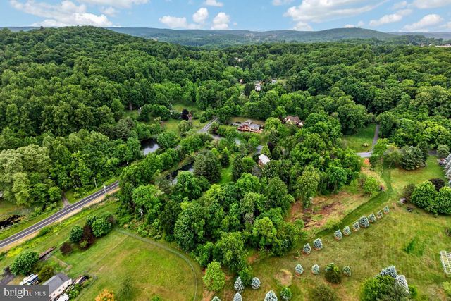 2 WYNDHAM HILL DR, Reading, PA 19606