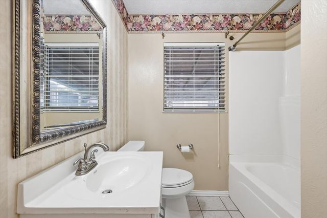 3901 Woodlane Avenue, Haltom City, TX 76117