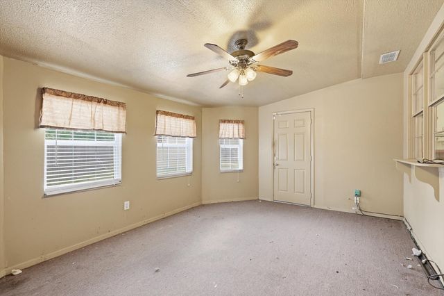 3901 Woodlane Avenue, Haltom City, TX 76117