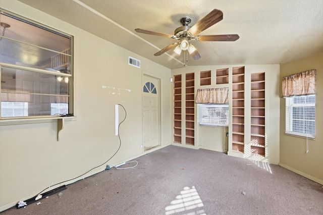 3901 Woodlane Avenue, Haltom City, TX 76117