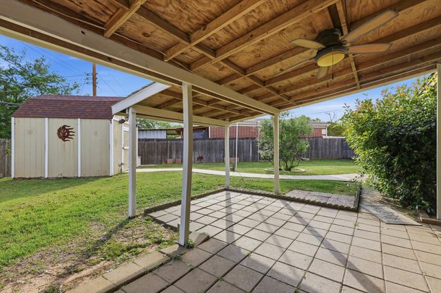 3901 Woodlane Avenue, Haltom City, TX 76117