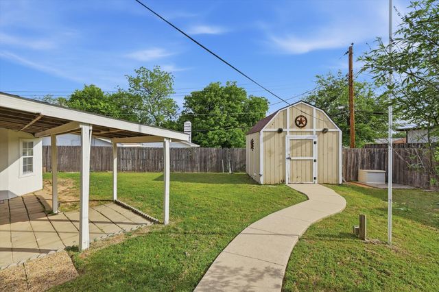3901 Woodlane Avenue, Haltom City, TX 76117