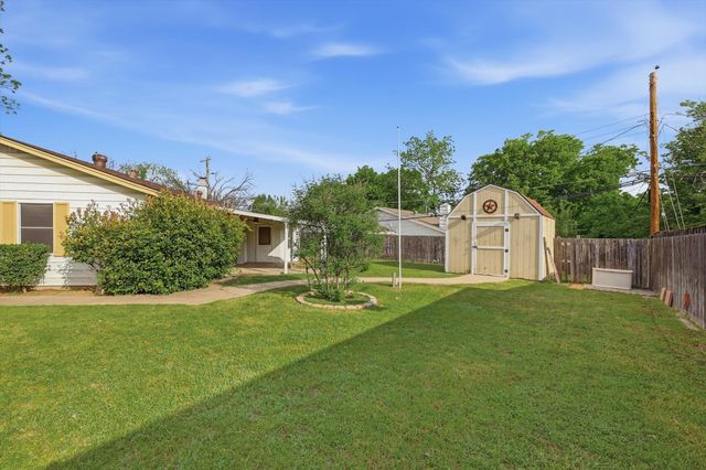 3901 Woodlane Avenue, Haltom City, TX 76117