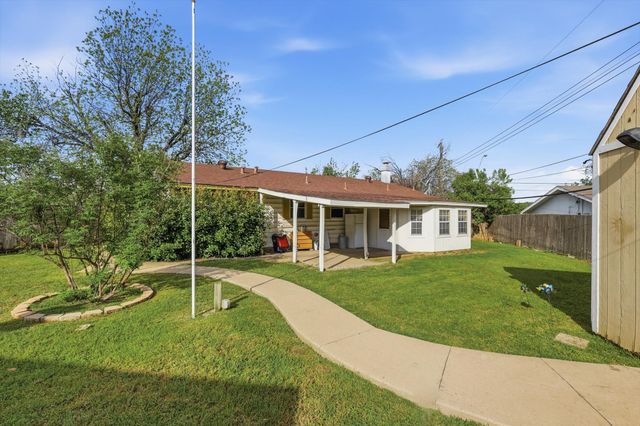 3901 Woodlane Avenue, Haltom City, TX 76117